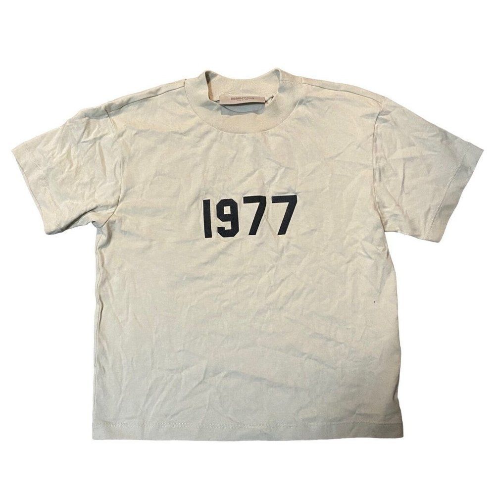 NEW FEAR OF GOD ESSENTIALS WOMENS 1977 SHORT SLEEVE T-SHIRT IN WHEAT SIZE SMALL